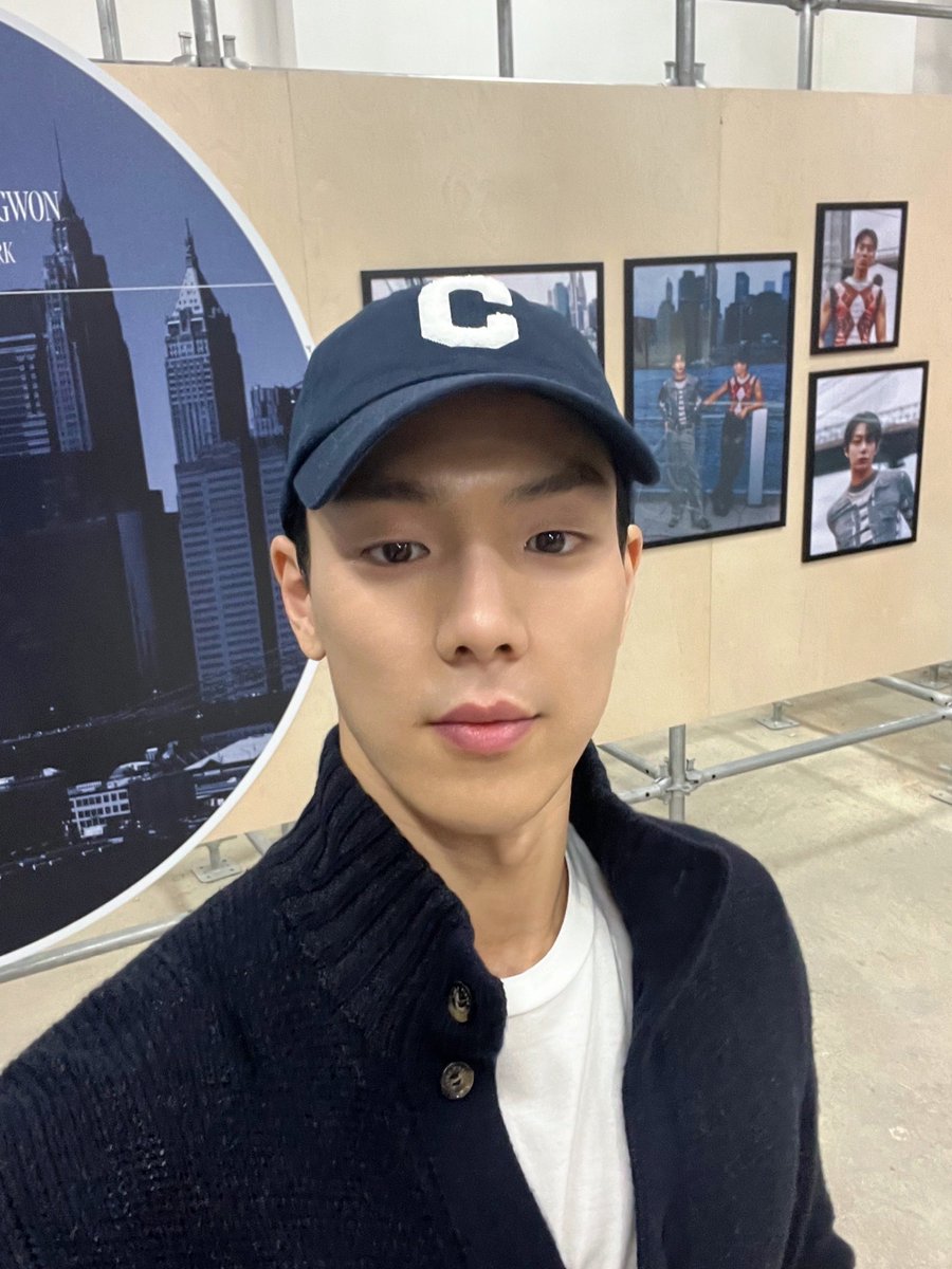 OfficialMONSTAX's tweet photo. 예쁜사진찍게해줘서 고마워요 ㅎㅎㅎ
재밌게보고 편안한 하루되세요! #셔누 https://t.co/fZ3L1Ts3b1