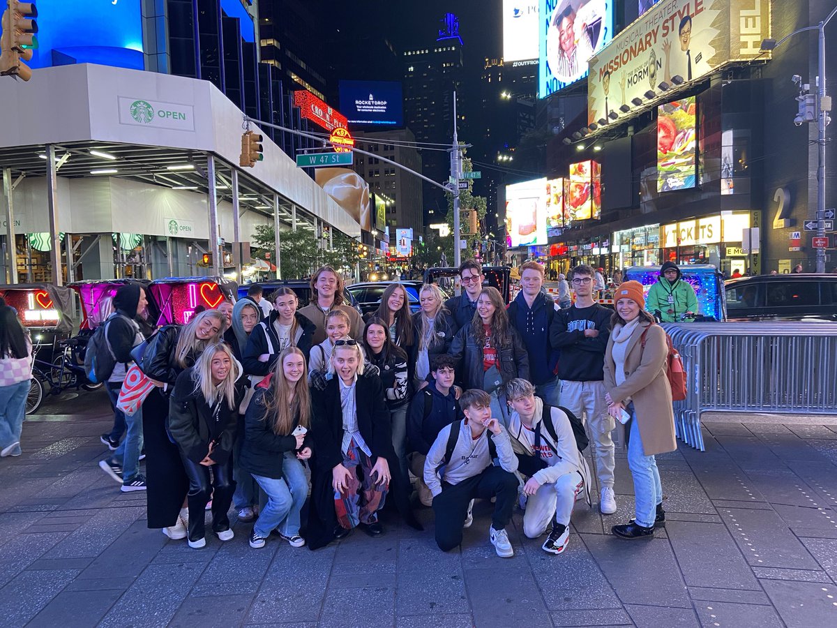 KingsmacEnglish's tweet photo. Times Square https://t.co/m5QotjApM3