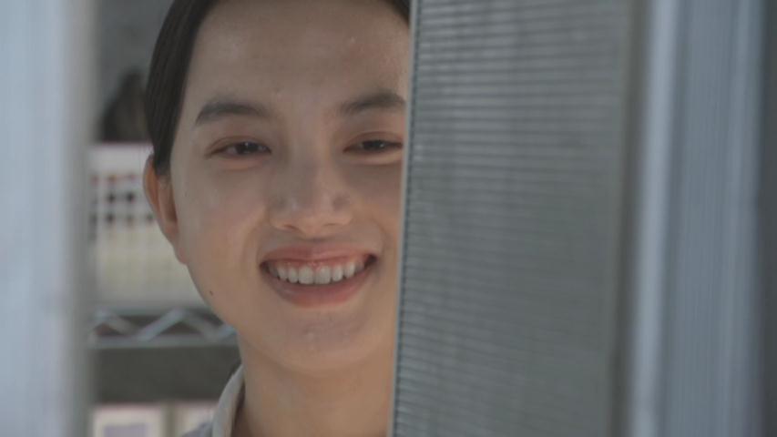 powerdog_7's tweet photo. #おかえりモネ 伝説69話は無言の"受け芝居"を『本番一発撮りしたい』と #清原果耶 氏が監督に直訴採用

『清原:"セリフ全部言って伝わる"ってことでもない。どれだけ言葉以上に"表情の裏"を読んでもらえるか。そこが(俳優として)勝負している部分』

この気概が映像に強く反映
https://t.co/JyOQ6xXpxo https://t.co/GUgvRYeWXp