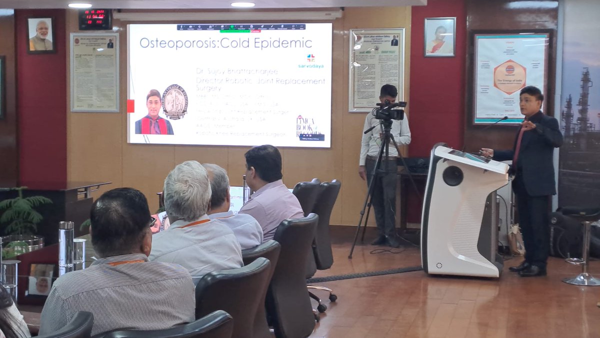 On occasion of #WorldOsteoporosisDay, our expert, Dr. Sujoy Bhattacharjee, HOD & Director - Robotic Joint Replacement, #SarvodayaHospital, Sec-8, Faridabad; shared his insights on osteoporosis & the importance of strong bones for a healthier life; at the IOCL Refinery, #Mathura.