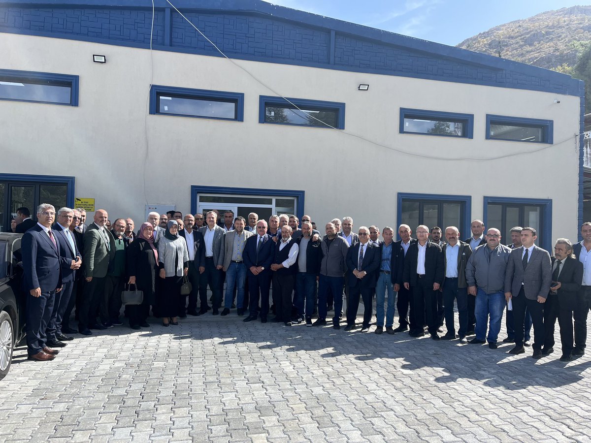 Milletvekilimiz Mehmet Uğur GÖKGÖZ ve beraberimizdeki heyet ile birlikte; Senirkent İlçemizi ziyaret ederek, köy ve mahalle muhtarlarımız ile bir araya geldik.

İstek ve taleplerini dinleyerek, ilgili kurum müdürlerimiz ile çözümüne yönelik çalışmalar gerçekleştirdik.