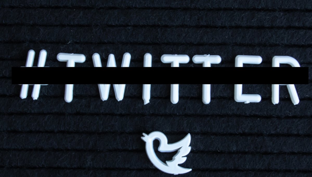 Twitter’ı kapatmak bu kadar kolay mı?

"İktidar bir kere daha kendi anlık çıkarları doğrultusunda hazırladığı bir mevzuata uymak ve uymamak arasında karar vermek zorunda."

Cemgazi Yoldaş @johnsuzyurt

refleksiyon.org/2023/10/23/twi…