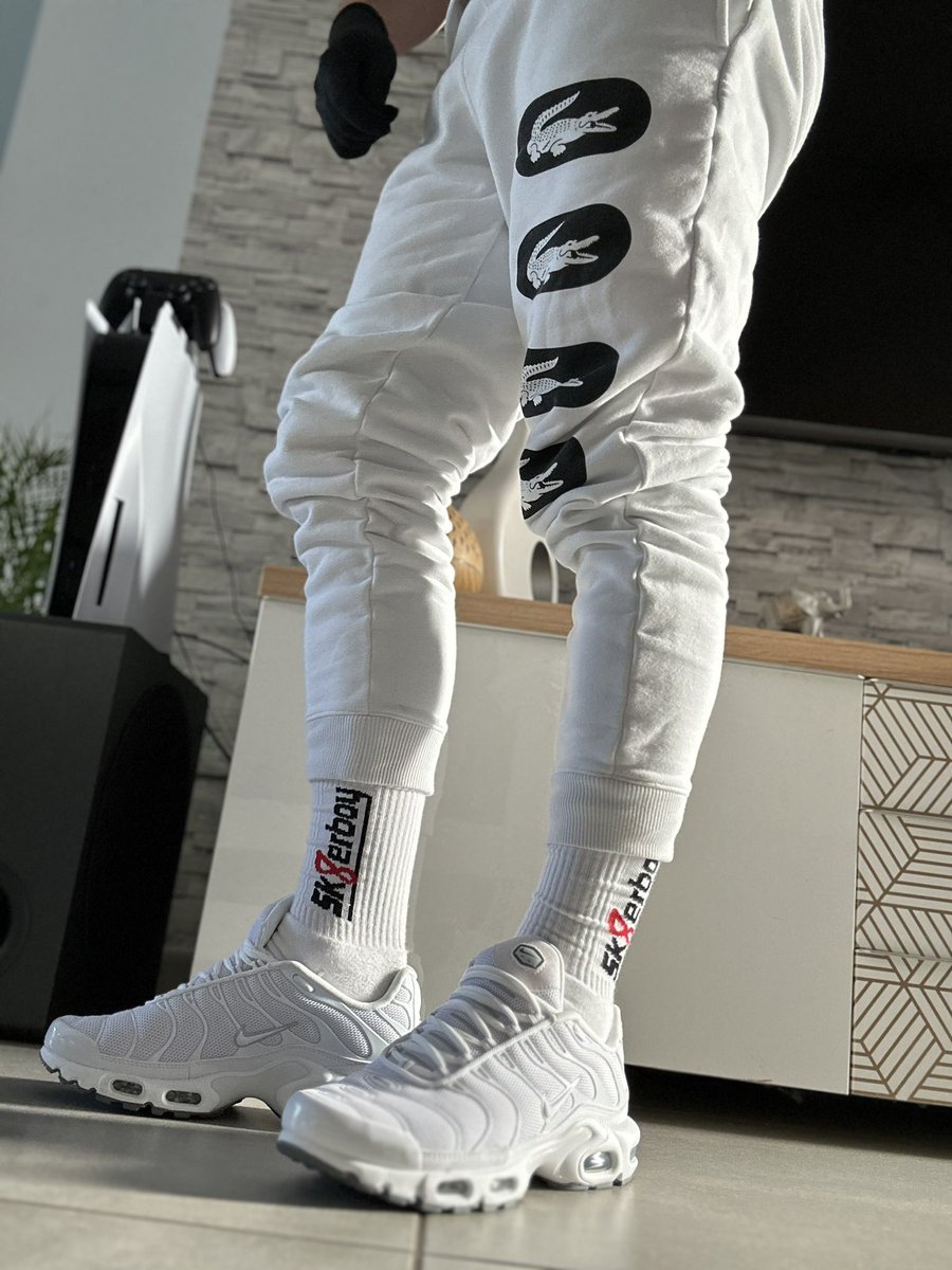 had3s_alpha's tweet photo. Get on your knees 🫵😈
#sneakers #kiffeur #kiffeurtn #kiffeurgay #kiffeurdesket #kiffeursocks #kiffeurparis #kiffeurcho7 #tn #niketn #socks #socksfetish #whitesockfetish #tn #gay #cho7 #cho7addict #joggingpants #joggingstyle #dom #maitre #master https://t.co/6uILLBIFST