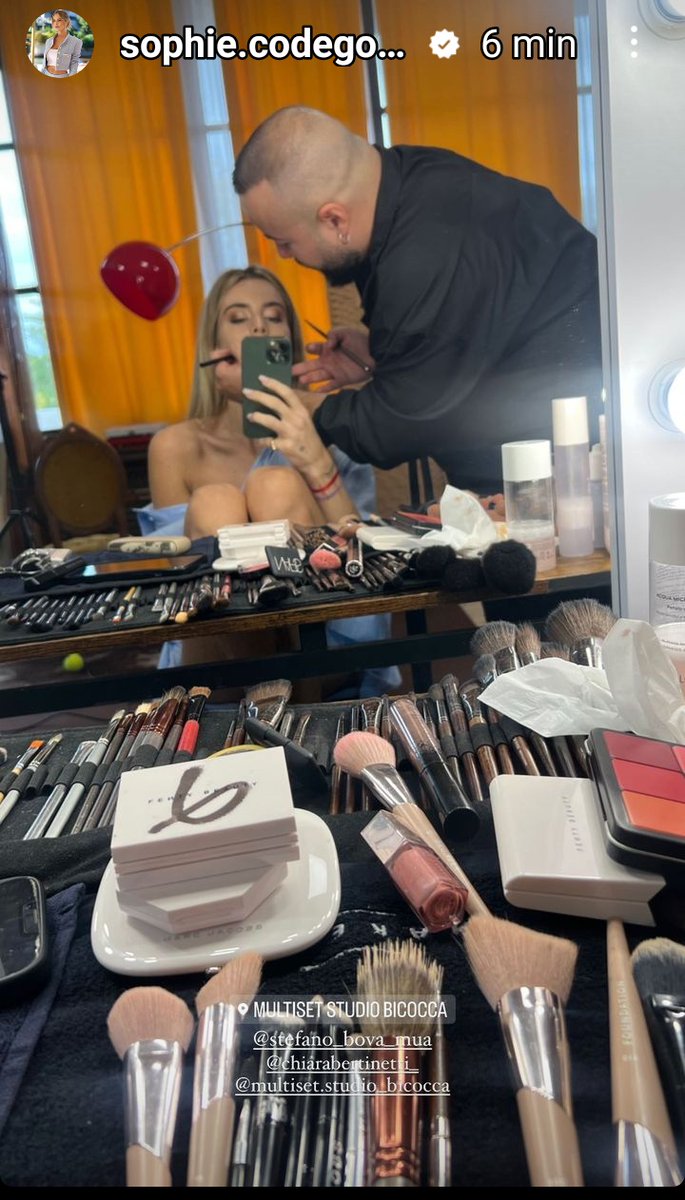 Giulia836994958's tweet image. Buon lavoro stellina❤️ 
#sophiecodegoni 
#sophiefans
#queencodegoni
#basciagoni
