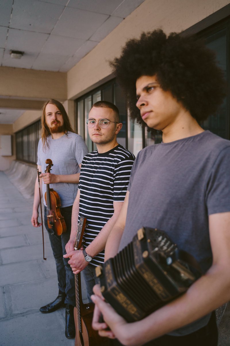 SpringBankArts's tweet photo. Sat 4th Nov 7:30pm
Granny's Attic
Described by Folk Radio as “one of the most exciting and accomplished English folk acts on the scene right now”, this outstanding trio can hold audiences in the palm of their hand. https://t.co/h3IduJ0Uoh
#springbankarts #visitnewmills #livemusic https://t.co/RCDPBnP4UB