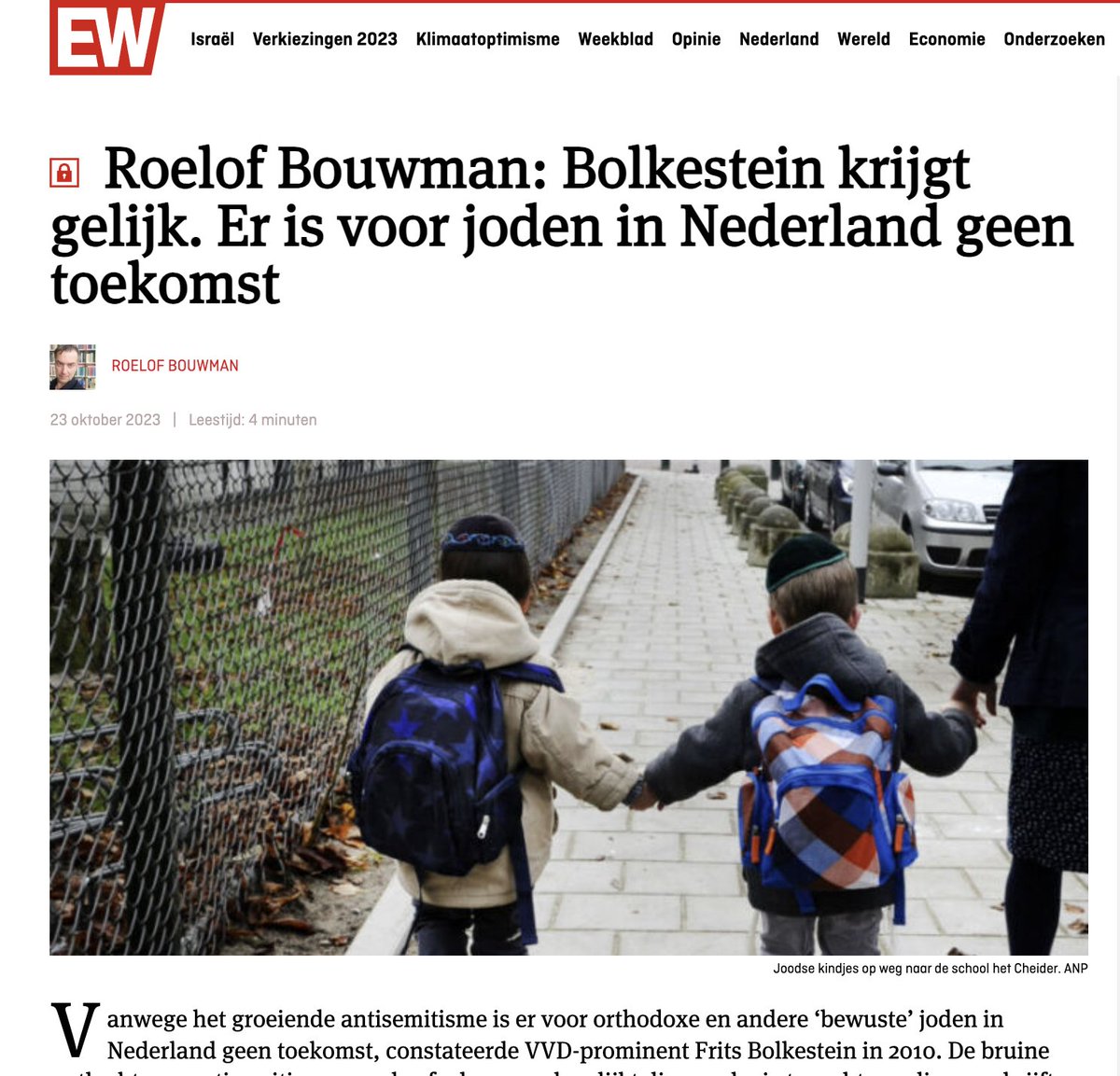 teunvoeten's tweet photo. #NoFuture for #Jews in Netherlands says #Elsevier Weekly
Very #BleakFuture for Jews during #NaziOccupation when thanks to Dutch #Collaboration, recordnumbers were deported
Now #IslamoFascists + their #UsefullIdiots running thru #Amsterdam streets calling 4 anhilliation #Israel https://t.co/msJxiz2DmT