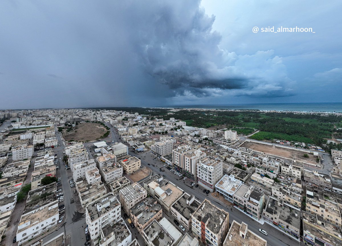 صوره حصريه من مدينة صلاله
23/10/2023

#اعصار_تيج 
#الحاله_المدارية_تيج 
#محافظة_ظفار 
#الحالة_المدارية