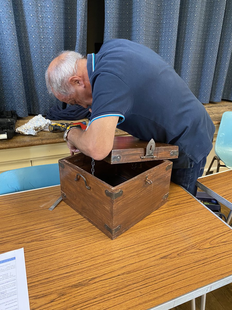 RepairHayling's tweet image. Repair Cafe Hayling will be at the United Reform Church, Hollow Lane, Hayling Island on Saturday 28th of October appointments starting at 10 o’clock. Send an email to repaircafehayling@gmail.com for an appointment