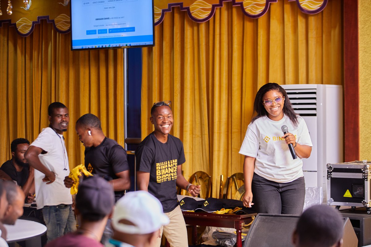 binanceafrique's tweet photo. Binanciens du Congo 🇨🇩!

Vous avez été plus de 210 à être présents pour le #BinanceMeetupLubumbashi 🎉.

Nous avons pris un plaisir particulier à échanger avec vous sur la crypto et ses enjeux.

Merci pour votre hospitalité et votre enthousiasme ! https://t.co/8LhZUNFlMQ