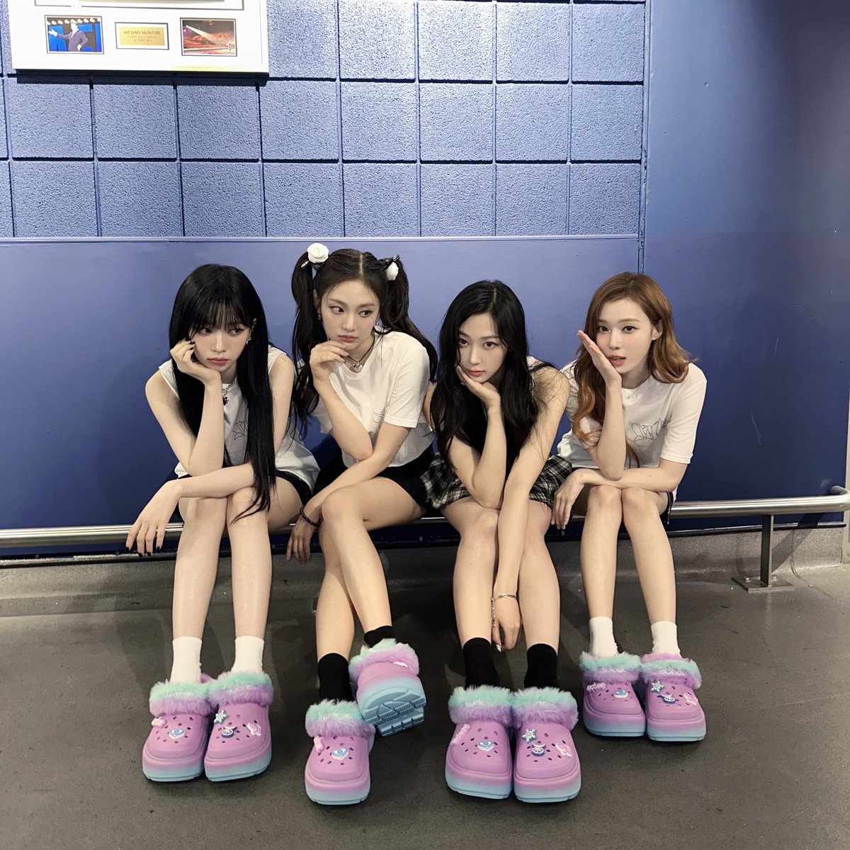 aespaining's tweet image. tiny pretty things, aespa x crocs🦄🪄🩷✨