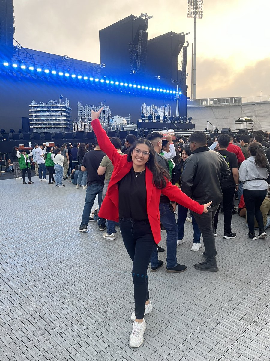 brendalgr's tweet photo. Ptmm conciertazo 😭😭😭 grande el finde 🫡 @HeyAleka #AfterHoursTilDawnTour #TheWeekndPeru https://t.co/lgew7YBhHc