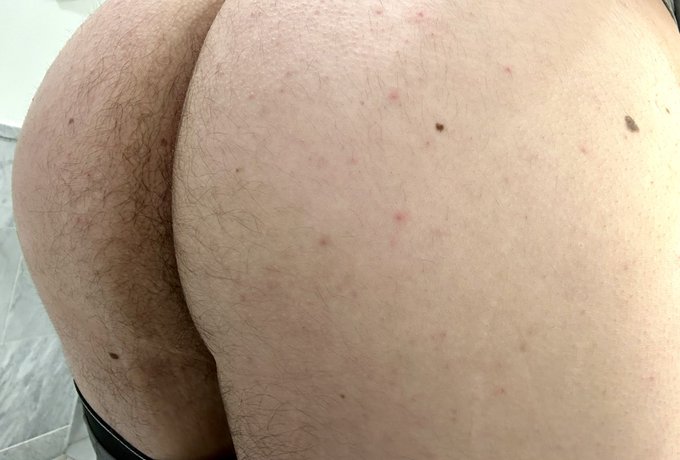 Tell me what you would do with this fat ass. I want to hear, in detail https://t.co/hLRgKoKPMG<a href="/tag/asshole"class="tags"><span>#asshole</span></a><a href="/tag/gaybottom"class="tags"><span>#gaybottom</span></a>