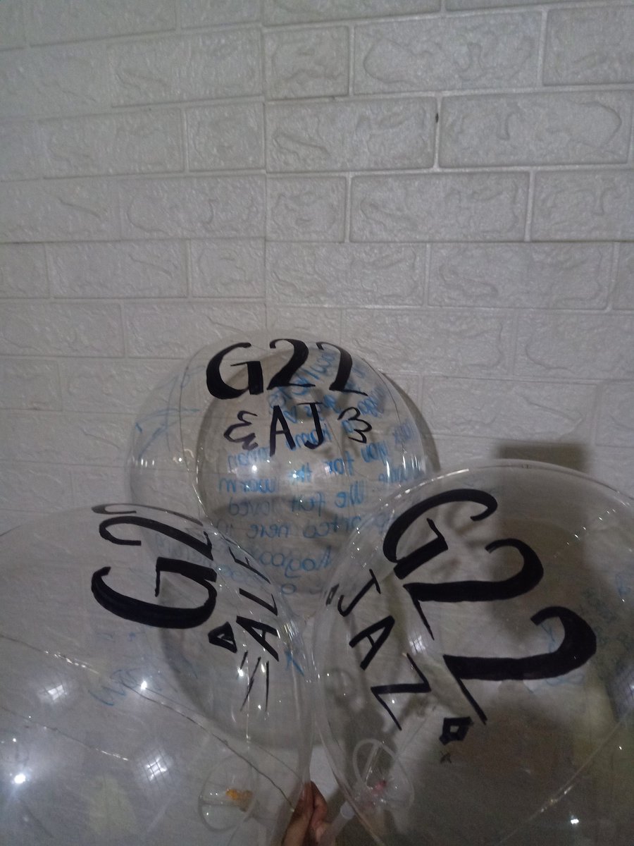 At dahil hindi nila madadala 'to pauwing Manila, pinakuha sa'min sa pinag stayan nila and it has messages. They are the sweetest 🥹 

[thread for the messages kasi hindi masyadong visible sa camera] 

#G22 #G22atMasskaraFest 
#MassKaraFestival2023