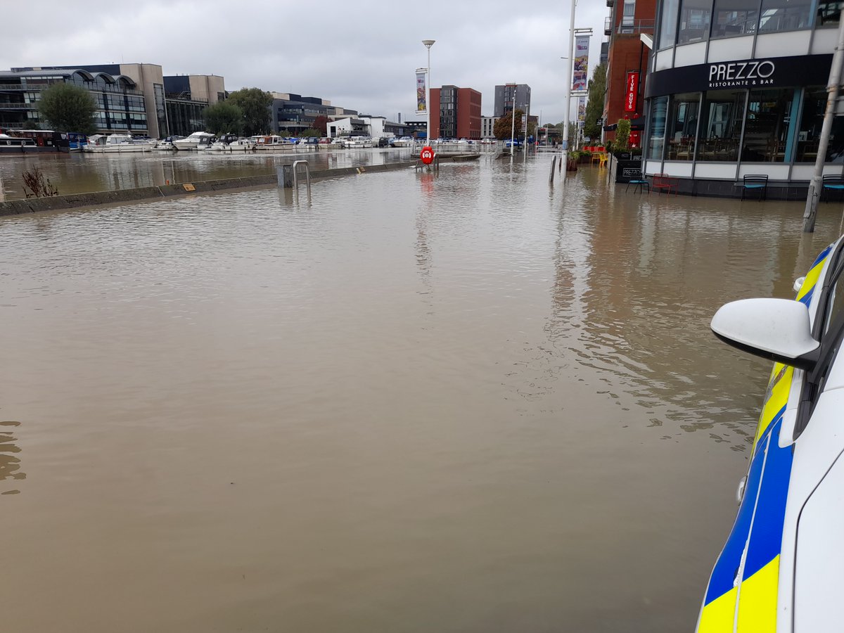 Our @lincsspecials officers have supported @lincspolice to carry out safety patrols over the weekend using drone technology with @LincsCOPter. This was the scene at the Brayford Waterfront in #Lincoln. #StormBabet