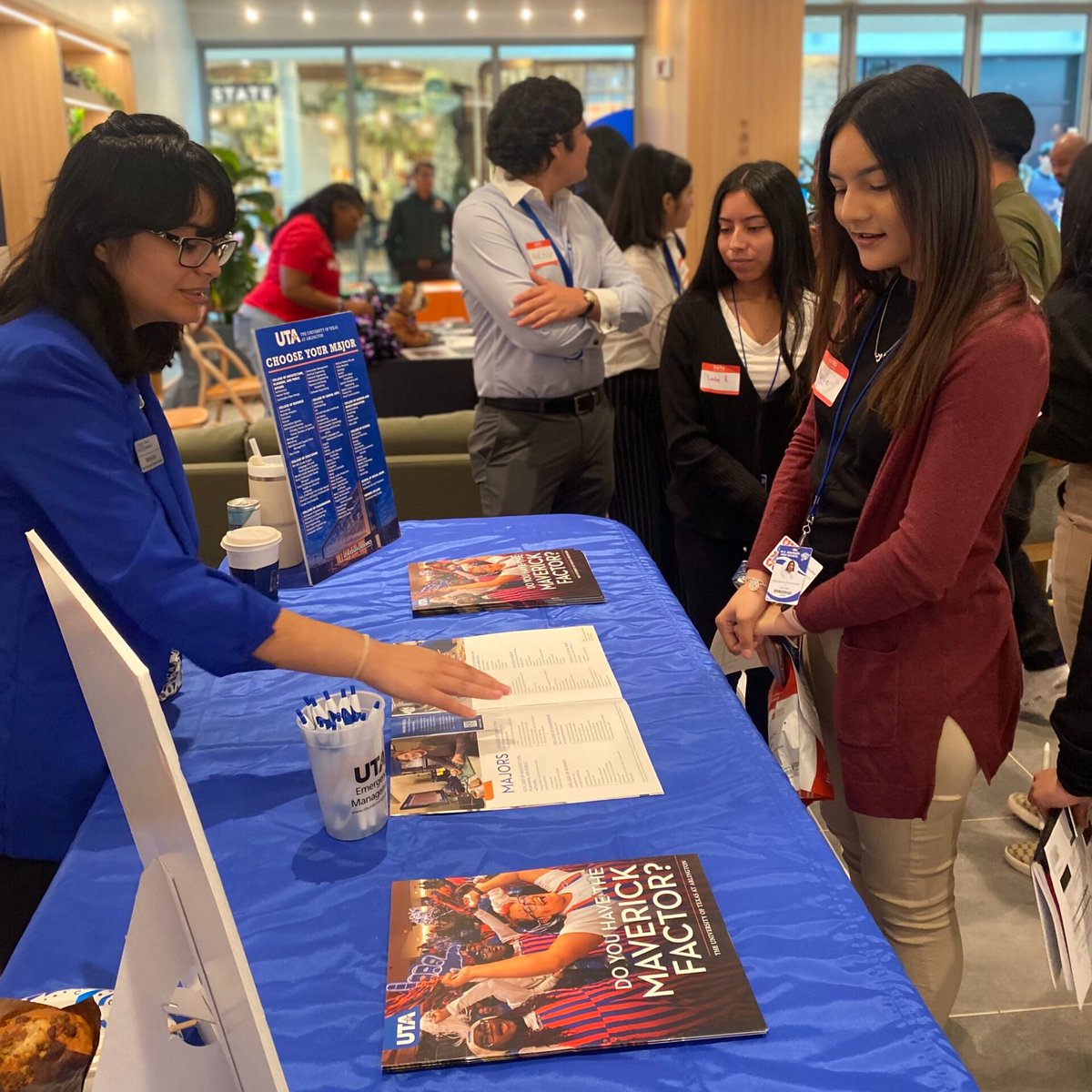capitalonenews's tweet photo. As part of our commitment to financial literacy, we hosted 150 students from Dallas, Plano, and surrounding districts at our Café in advance of #NationalSavingsDay to learn more about saving as part of a special course from @KhanAcademy.