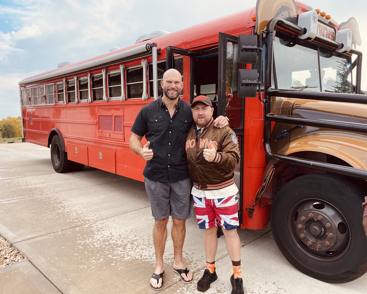 PaulBrown_UK's tweet photo. Bumped into #Browns legend  @joethomas73 in Wisconsin on route to Seattle 🇺🇸 - 1750 miles to go 

…. Was great to jump on the @ThomaHawkShow with @Hawk https://t.co/eY5fd51ZhK