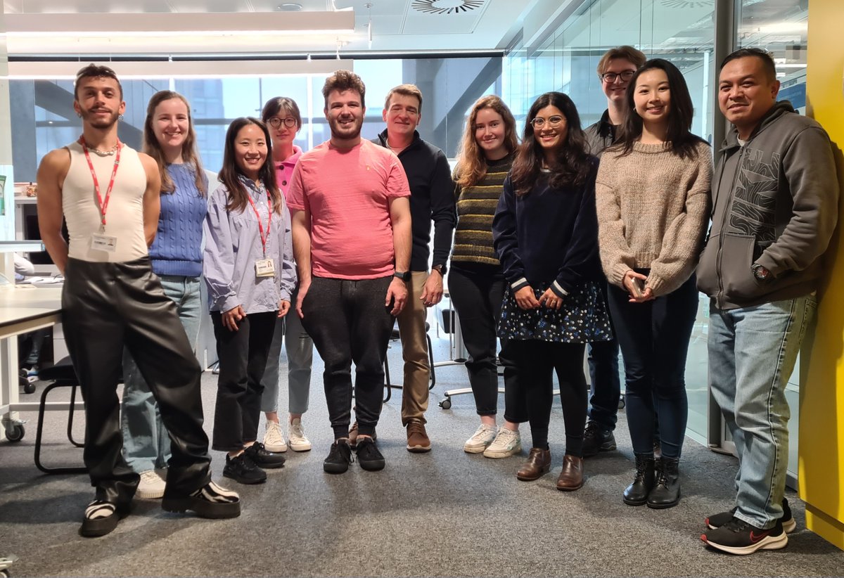Great to be able to welcome new group members, Cliona, Steffan and Olivia today. They will each be working in a different area of the group's research programme on imaging, sensing and catalysis!