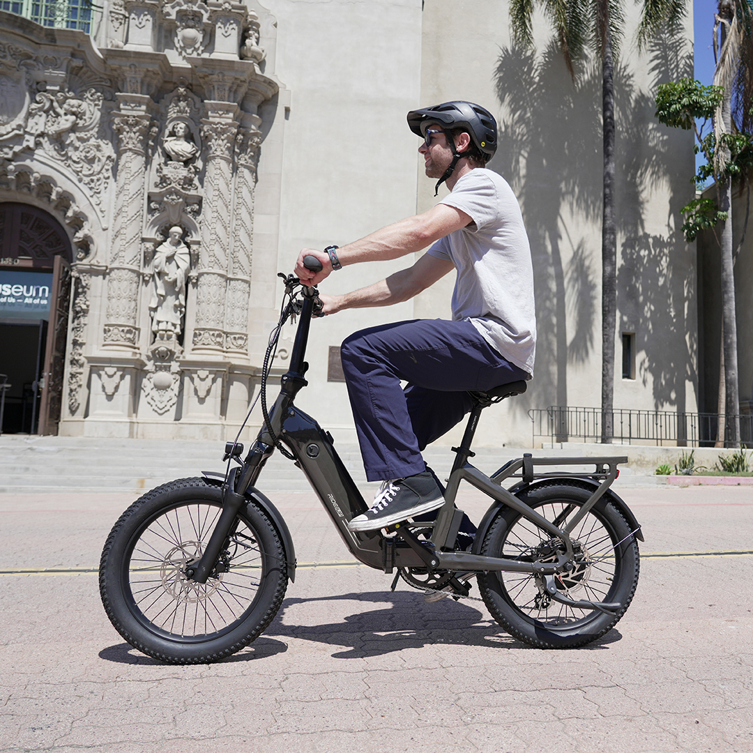 Ride1Up's tweet photo. NEW EBIKE ALERT 🚨
Announcing the Portola foldable ebike! A high-quality build with sleek design, available in 3 colors! Celebrating the launch with $100 off for the  first 50 Portola ebikes sold today! https://t.co/hRl0HGQhau
#Ride1Up #ebikes #electricbikes #newebike #portola https://t.co/SugVan4TrU