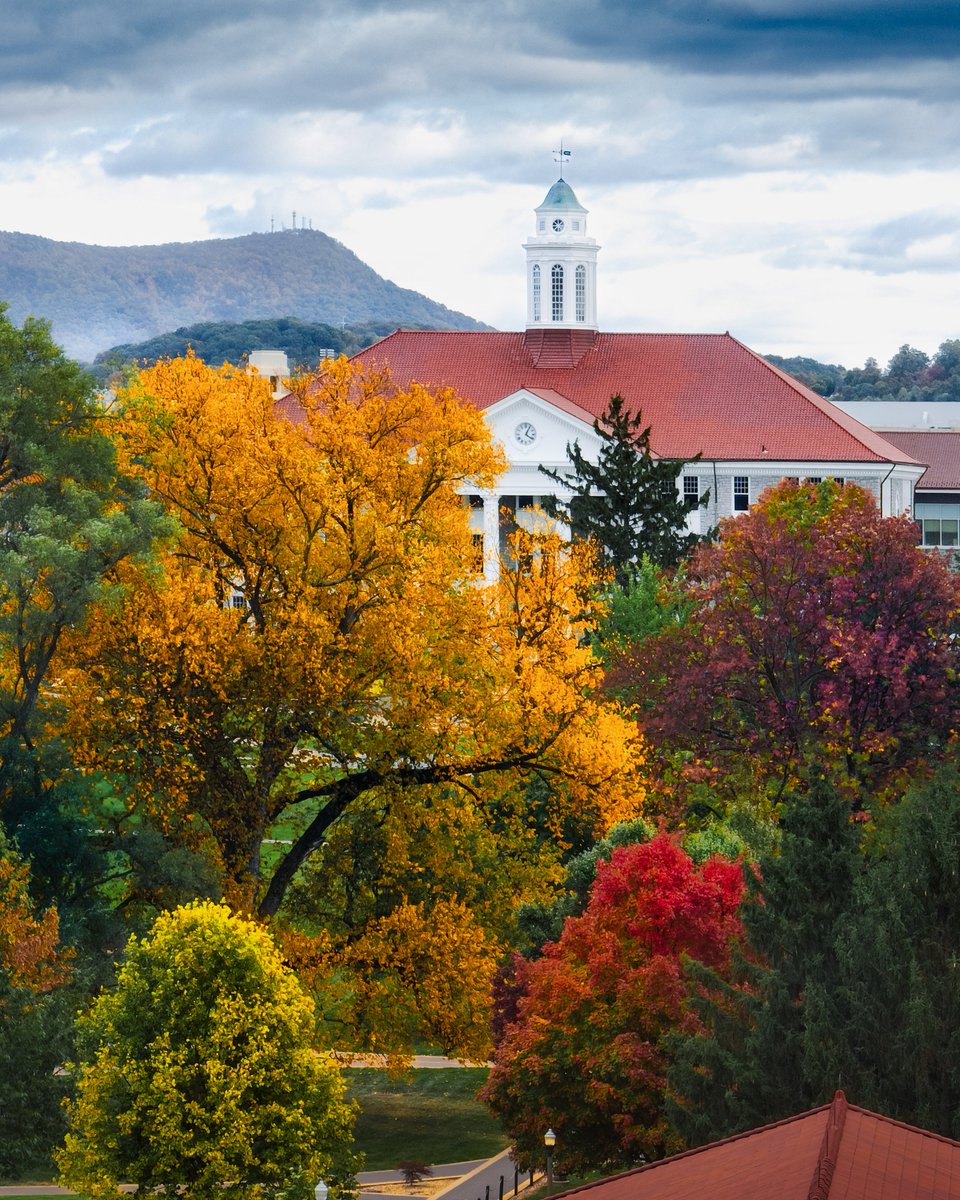 Students are back. 📚 #JMUHomecoming is here. 🏠 Fall foliage is peaking. 🍁 It’s going to be a great week. 💜