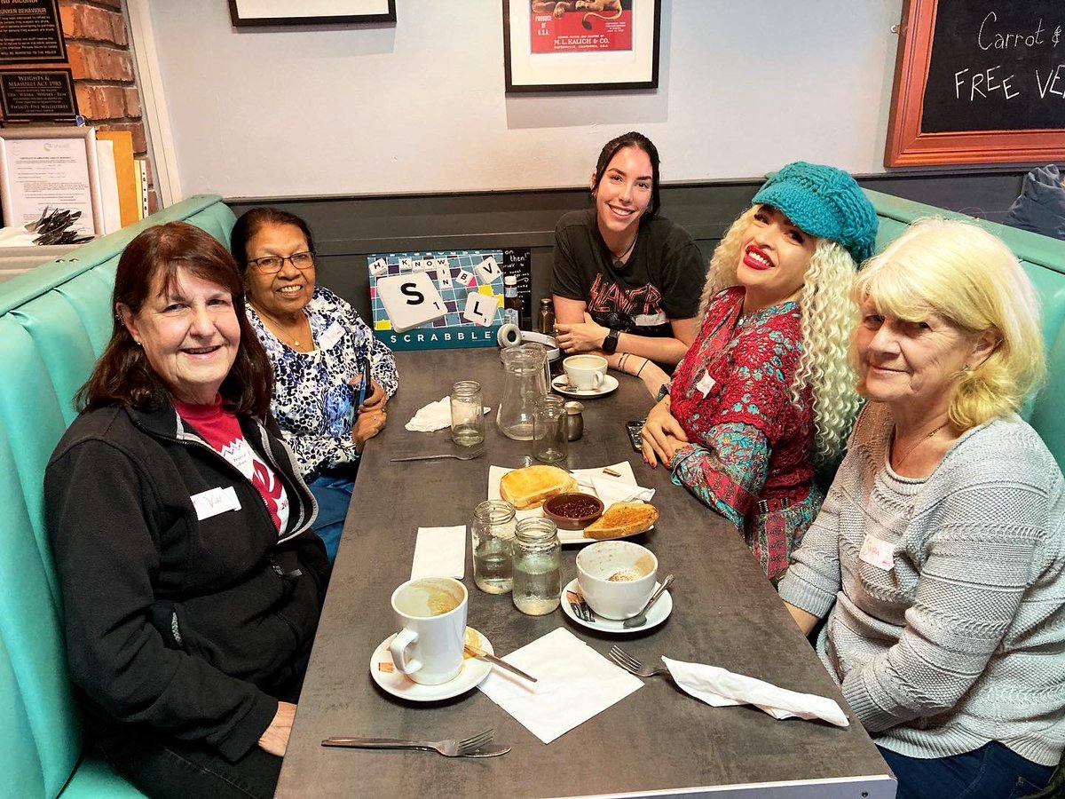 Last week we had a beautiful early morning brunch courtesy of @52roselane who treated us some delicious coffee and toast and cosy vibes! ☕️ Our neighbours braved the rainy cold morning to come along and spend an hour of their time together chatting and making some new friends. 💚