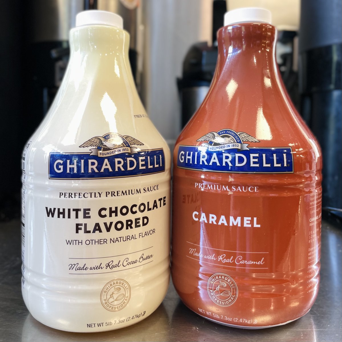 Happy Monday! ☕️ Liven up your usual order this week with a shot of flavored syrup ✨ 

#Ghirardelli #Caramel #WhiteChocolate #FallFlavors