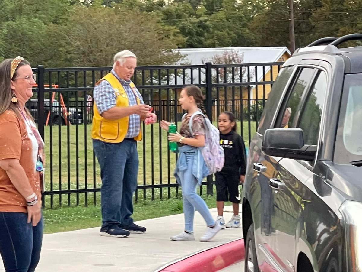 La Grange Noon Lions Club tweet media