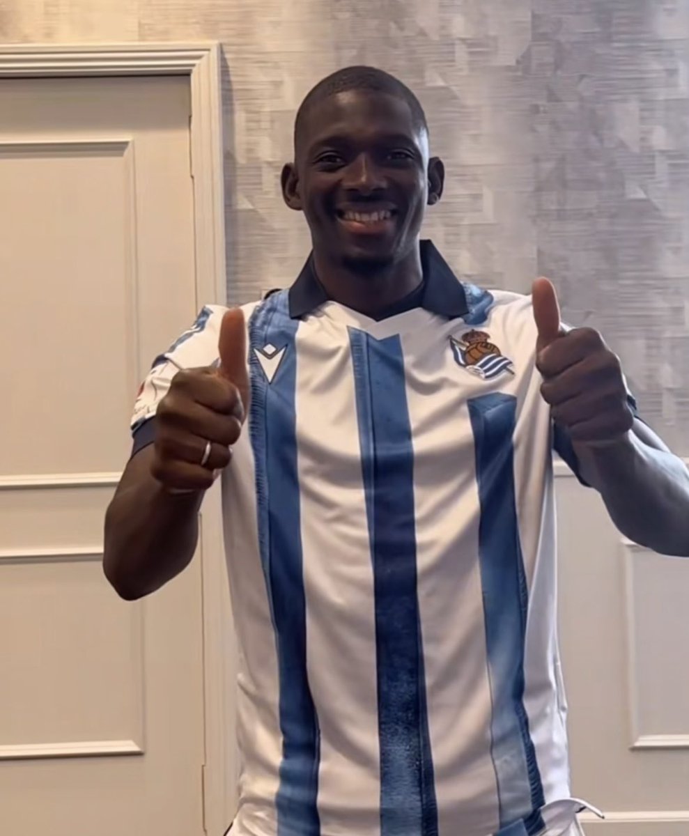 pasrodav292's tweet image. [THREAD] - Les pires présentations des joueurs de foot