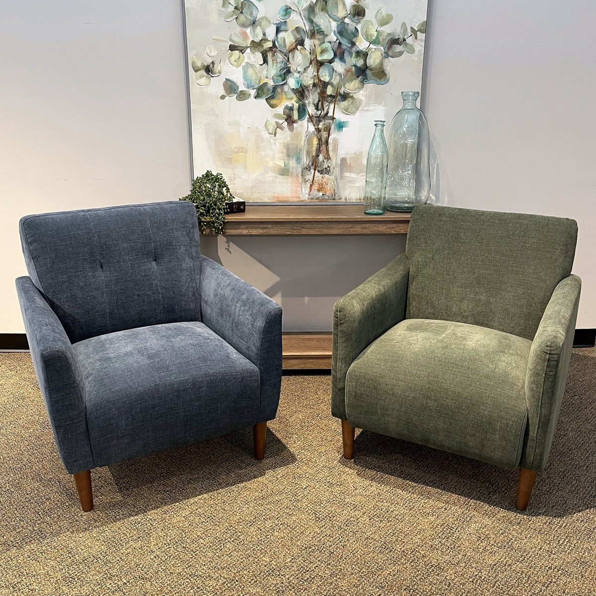 U3044 Jonah (💙blue) and U3043 Letty (💚green) are both upholstered in soft chenille, have lower profile backs, and sit atop lofty solid wood, tapered legs. Do you prefer Jonah's button tufting and tapered arms or Letty's sleek back and curved arms?
#emeraldhomefurnishings