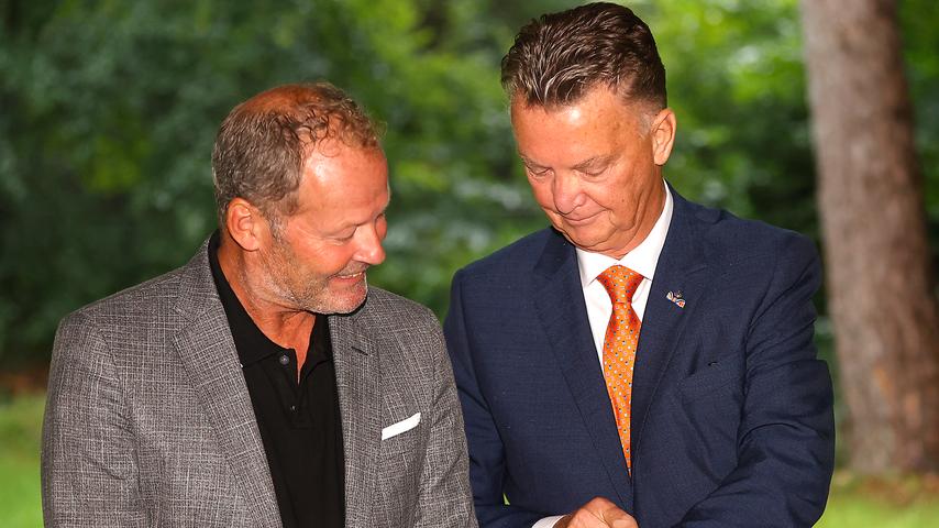 Donderdag tegen Brighton waarschijnlijk Van Gaal en Blind op de bank bij Ajax?  #ajax #steijn #steijnout #utraja #fside