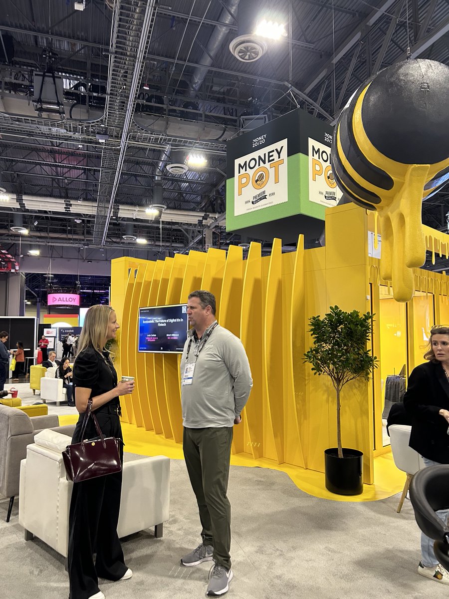 getevolved1925's tweet image. Moments away from the Fintech Futures podcast with Scot Lenoir in the #MoneyPot podcast booth! Run don't walk! @money2020 #Money2020 #BeyondBanking #GetEvolved