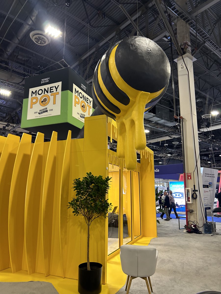 getevolved1925's tweet image. Moments away from the Fintech Futures podcast with Scot Lenoir in the #MoneyPot podcast booth! Run don't walk! @money2020 #Money2020 #BeyondBanking #GetEvolved