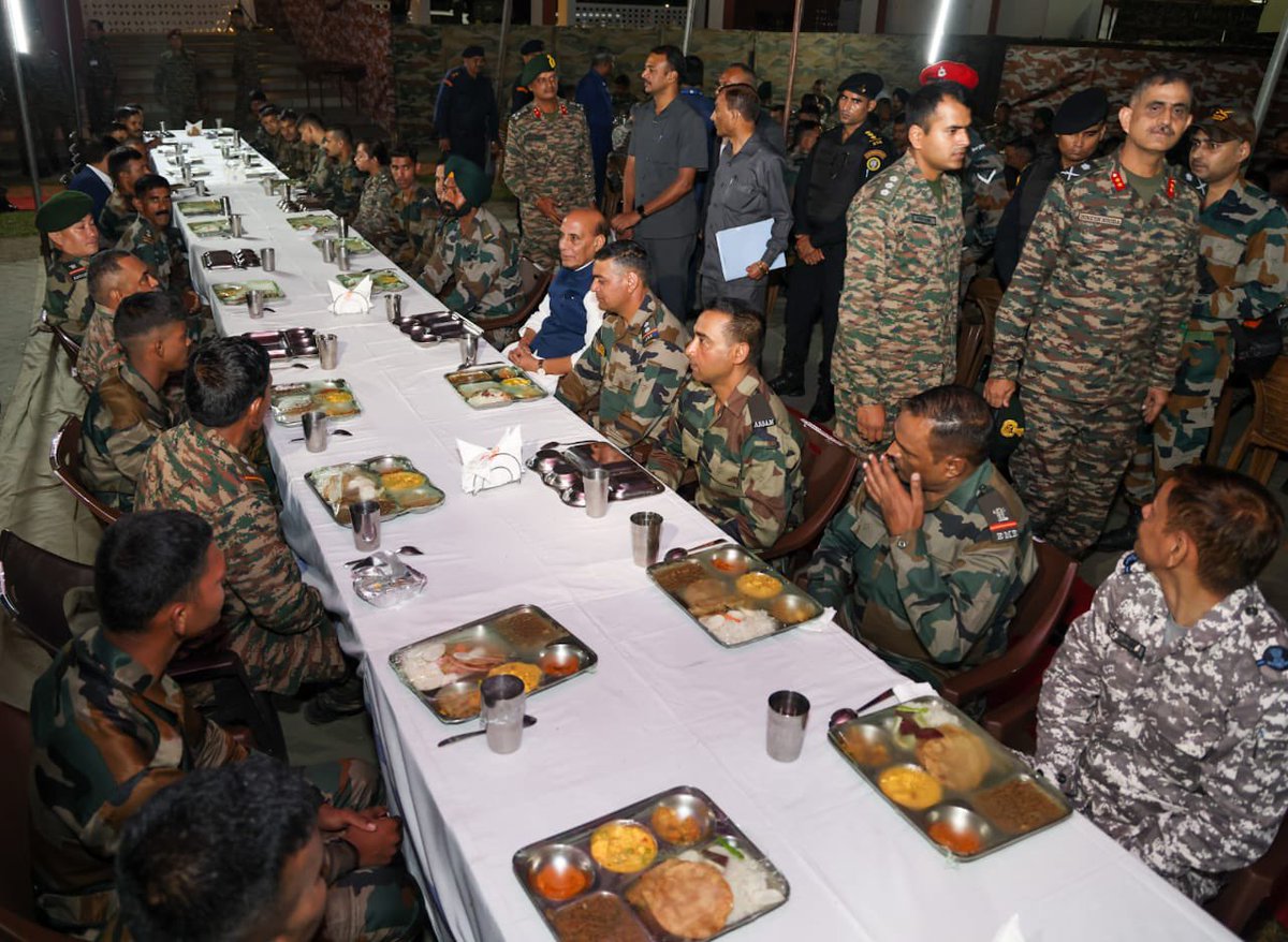 rajnathsingh's tweet photo. Delighted to interact with the Armed Forces personnel during ‘Bada Khana’ at Tezpur Military Station. https://t.co/wwmW34MajS