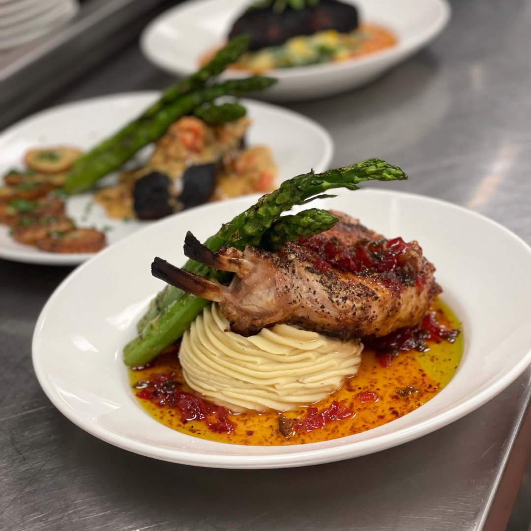 CliffCastle's tweet image. Have you heard? 
Storytellers has a new menu!
 🍽️ Don't miss out on experiencing fine dining at its best.