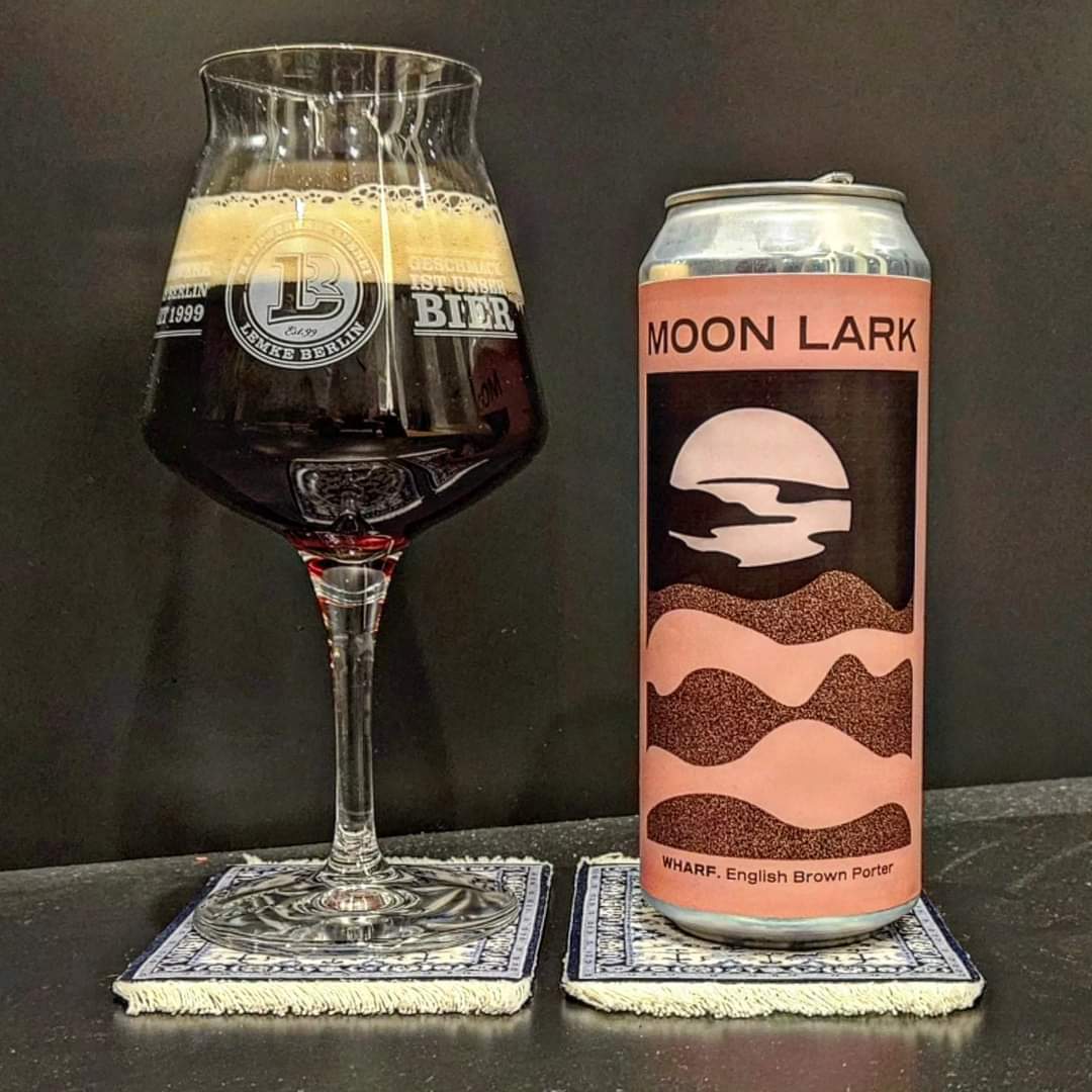 brunnenbraeu's tweet photo. Moon Lark – Wharf. English Brown Porter (**) 5,2%
#beeronthecarpet
#moonlark #wharf #englishbrownporter #brownporter #porter https://t.co/O9ug8Q7d39