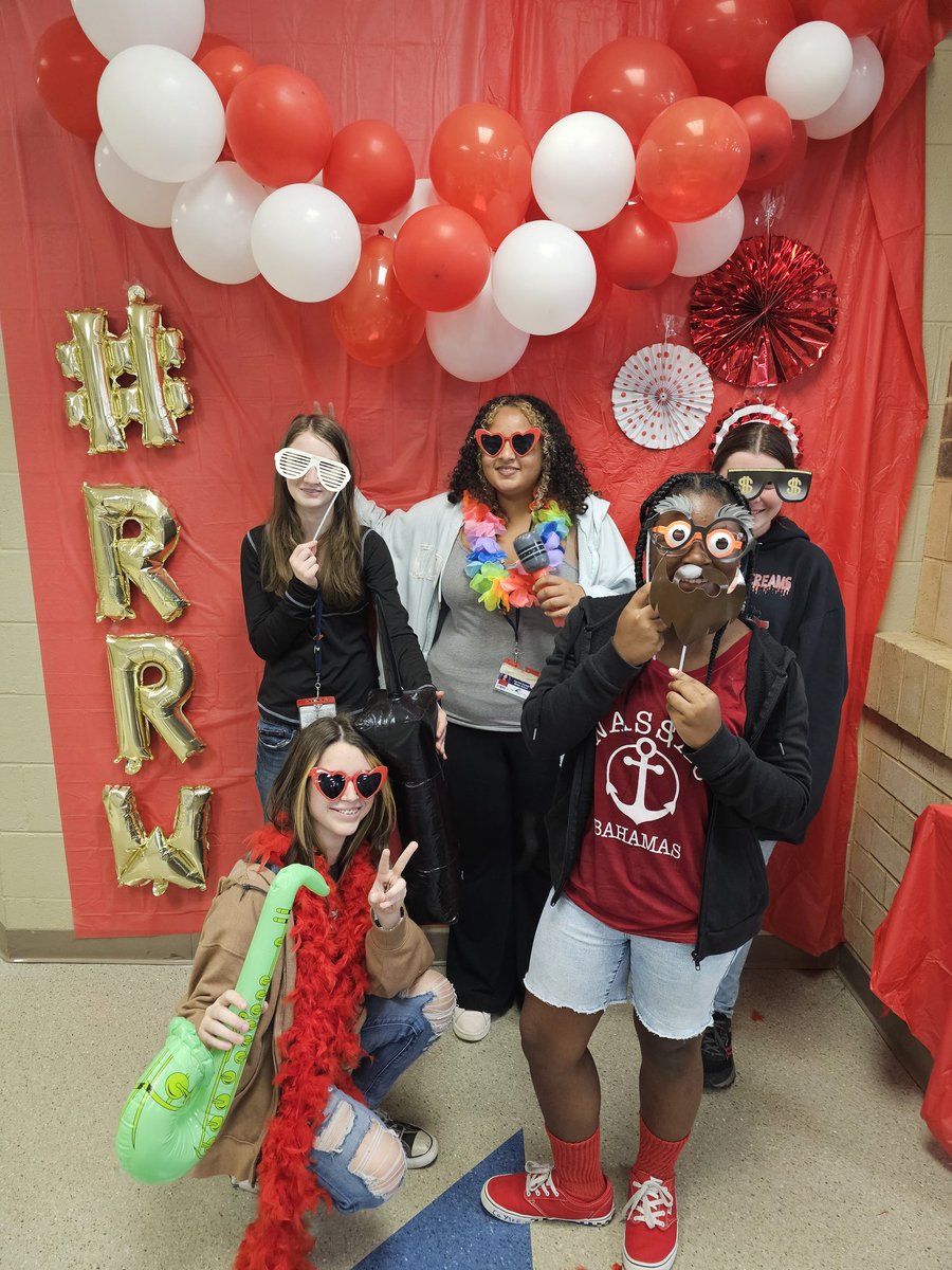 Day 1 of #RedRibbonWeek at CSMS! ❤️🎈 kicking things off with a fun photo booth during lunches today! 📸🥸🎸 <a href="/CSMS_Huskies/">Carolina Springs Middle School</a>