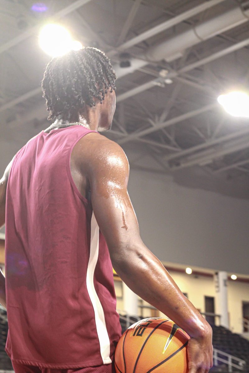 Ademo1aOladipo's tweet image. In the Lab 🧪🐶🏀