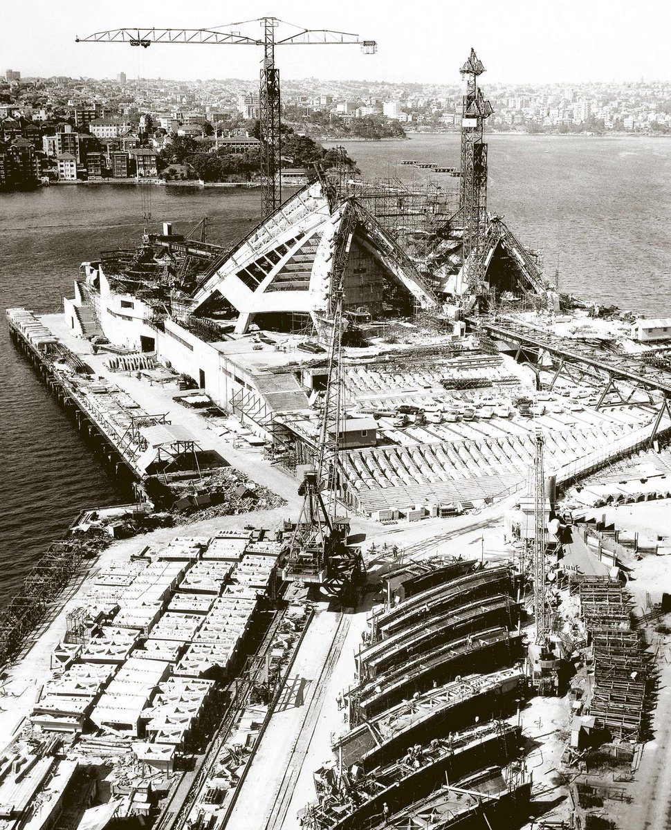 Sydney Opera House #JørnUtzon under construction.
