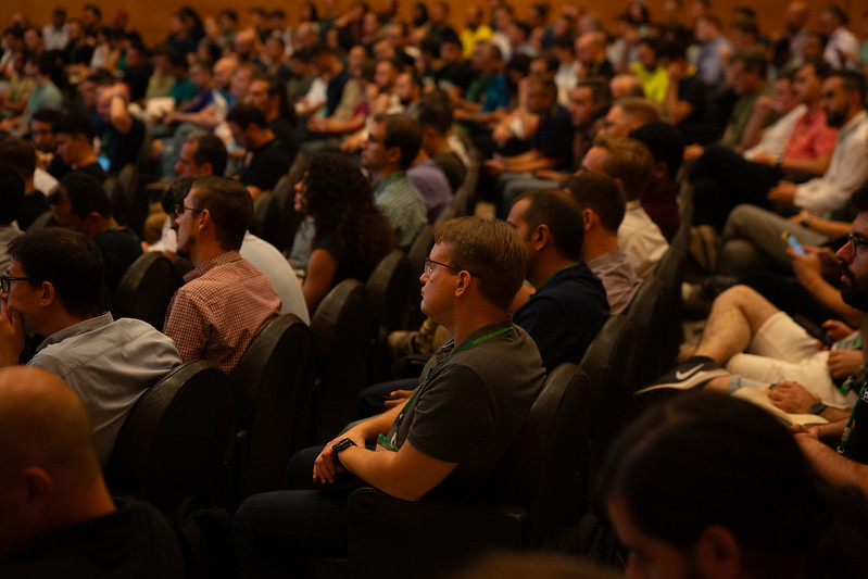 We are thrilled to announce that #GSAS23 was an outstanding success! 👏 Our event brought together a broad and lively community of software architecture enthusiasts and experts worldwide, with over 500 eager attendees from 37 countries.