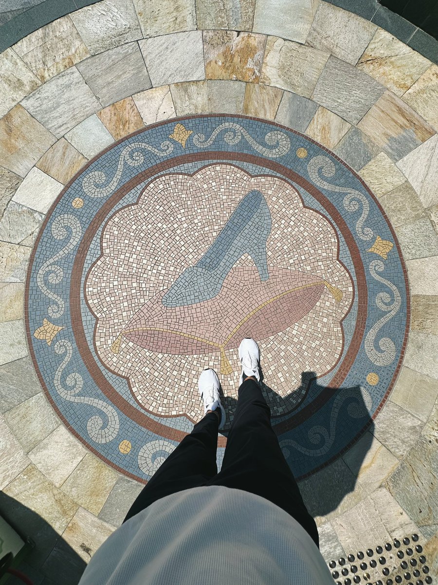 iamajashton's tweet photo. all you need is faith, trust, and a little bit of pixie dust 🧚🏻✨🧚♀️ 📍Tinkerbell Castle
#HongkongDisneyland
#wheninHongkong🇭🇰2023
#photodumpseries https://t.co/ZAjmgoG7qd