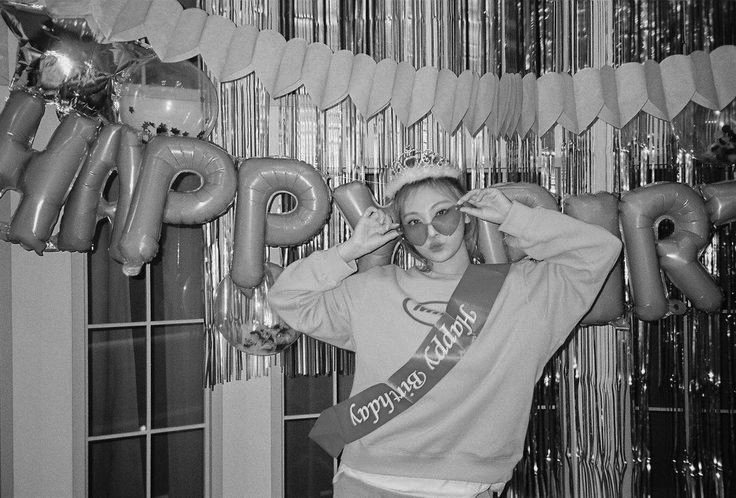 PRASAESTI's tweet photo. ᅠ

Birthday girl. 💦🚬🍻🐔

ᅠ https://t.co/Gt5k37zsvu