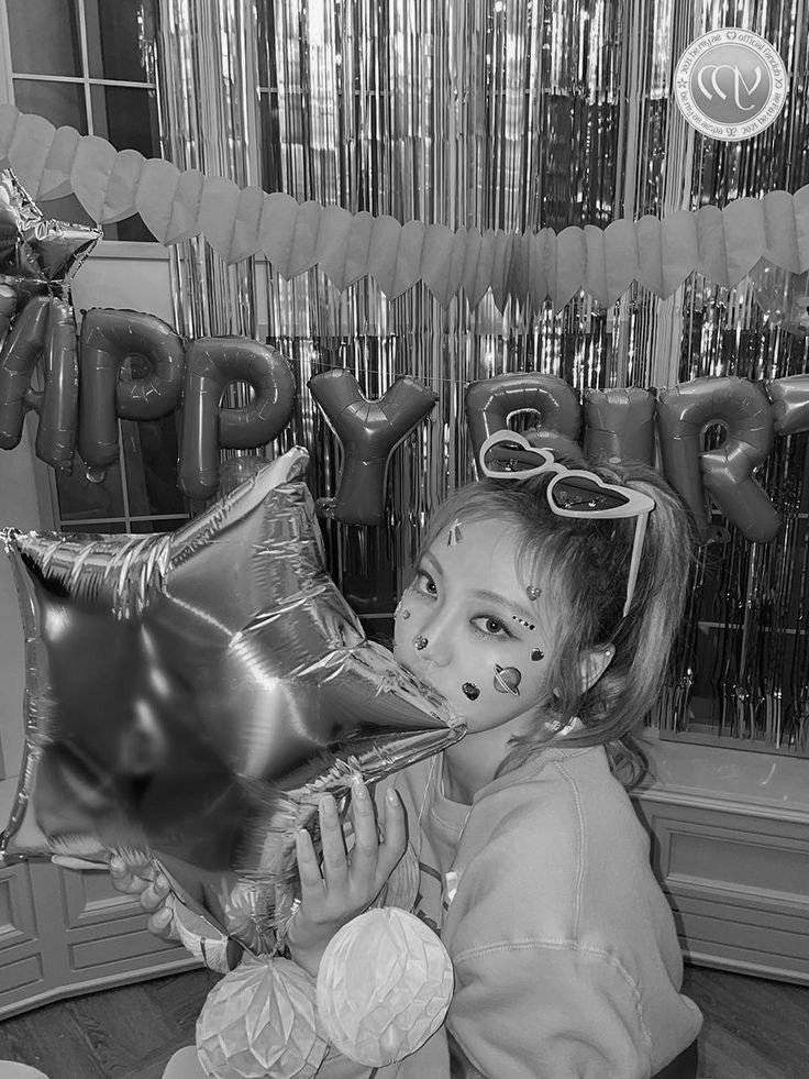 PRASAESTI's tweet photo. ᅠ

Birthday girl. 💦🚬🍻🐔

ᅠ https://t.co/Gt5k37zsvu