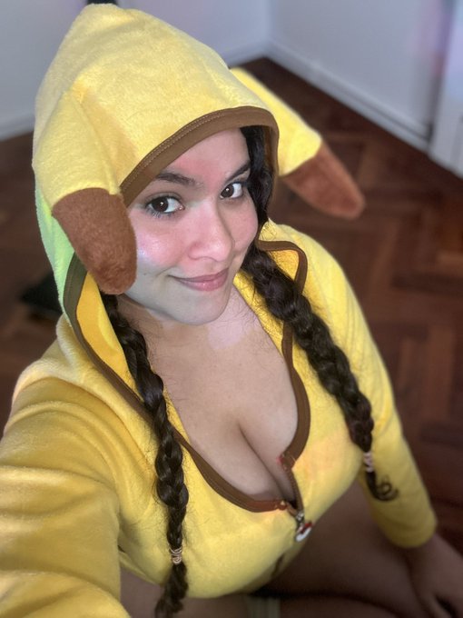 Pika pika❤️ look what pikachu did👀 👇🏼👇🏼  https://t.co/d70czeAicm https://t.co/9TeJHa5rKa