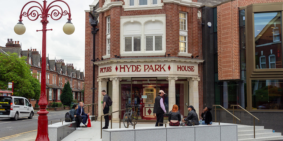 FilmHubNorth's tweet photo. Join us for Exhibitor Day - Thu 9 Nov! 

Our line-up includes a tour of the lovingly-restored Hyde Park Picture House + presentations from:

▪️ Archive experts @YorkshireFilm 
▪️ Rural cinema specialists @edenartsUK 
▪️ Community heroes @FilmLeigh 

RSVP: https://t.co/AFlZYxR26Z https://t.co/wa0mV0NQ7I