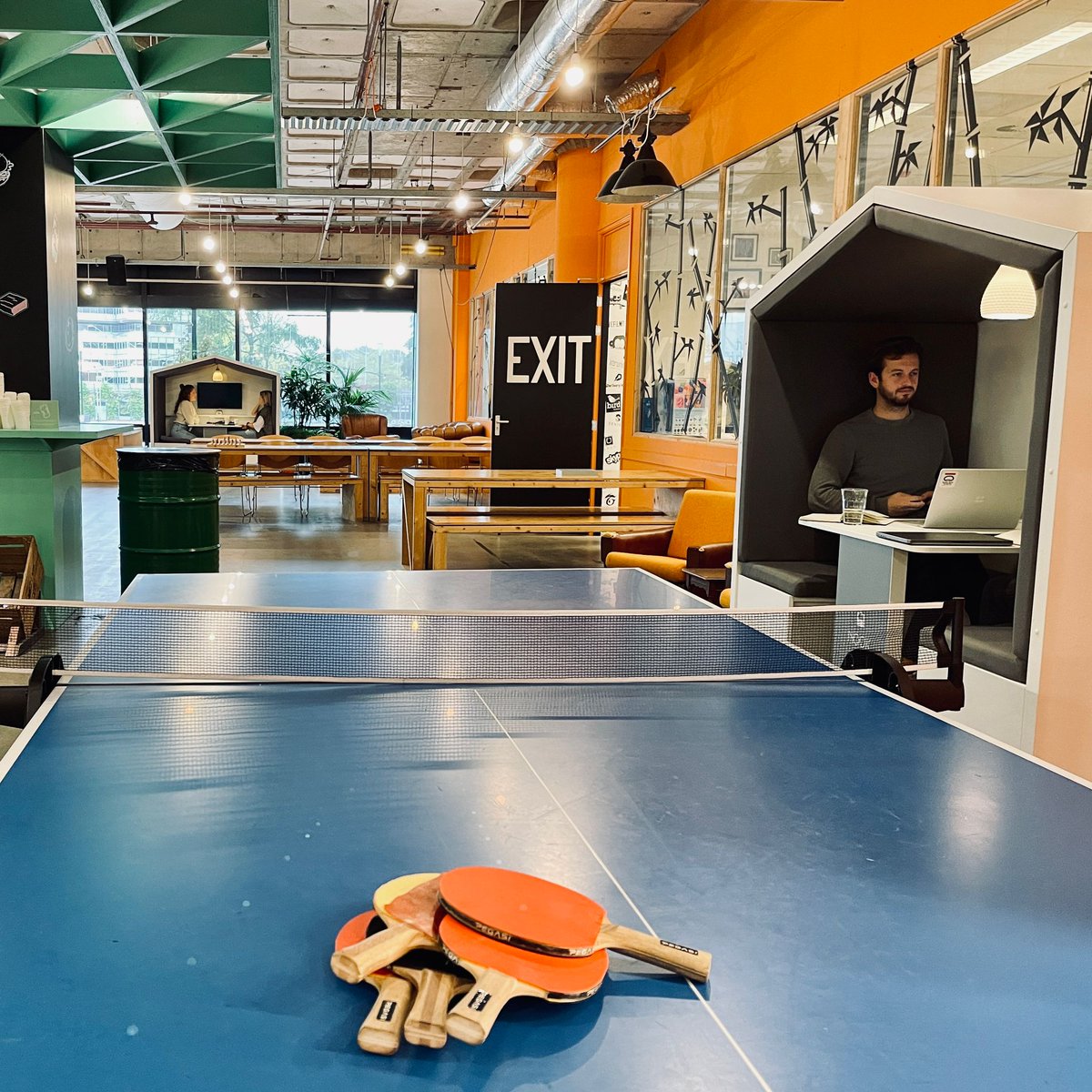 nookpod's tweet photo. At @B_connects the Nooks are the first spaces filled in the morning! Seems like people crave a cosy Nook to work in throughout the day ☀️
#NookPod #Coworking #CoworkingSpace https://t.co/ZRC1Em0rNk