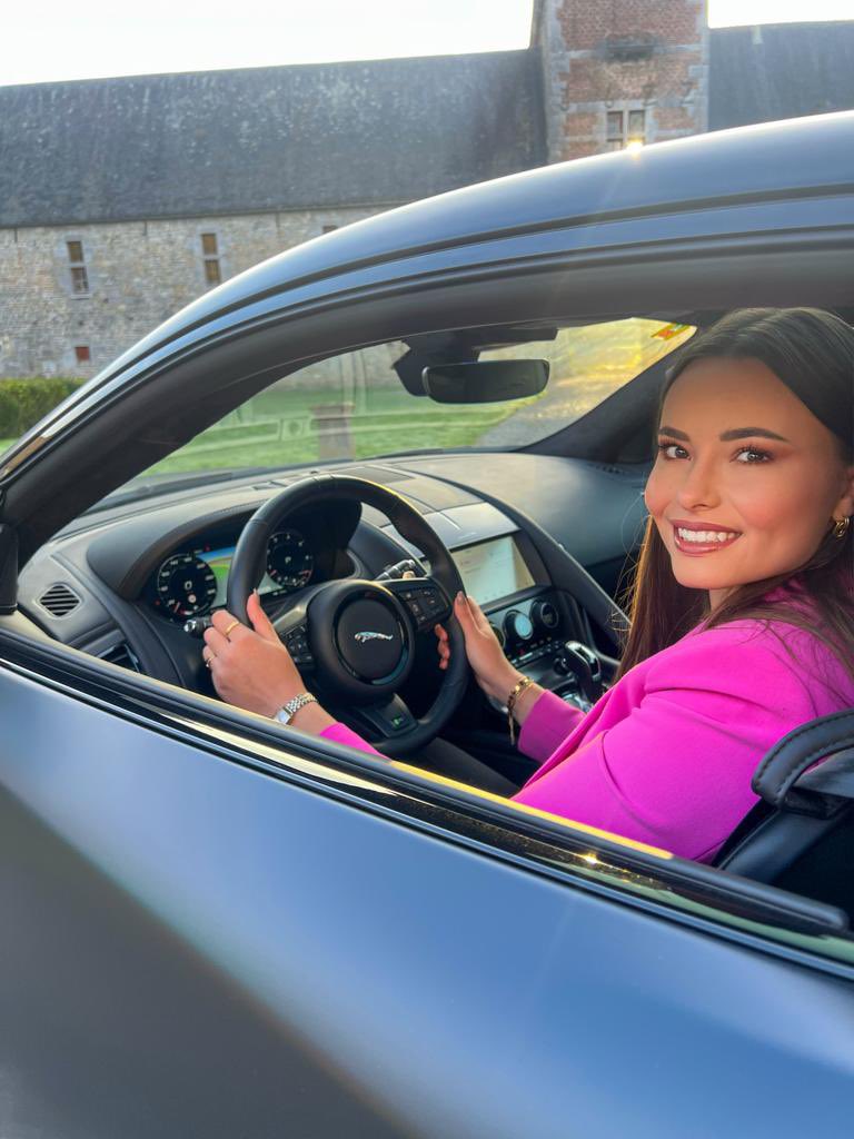 brusselsroads's tweet photo. Après 75 ans de bons et loyaux services, Jaguar fait sa tournée d’adieu pour sa F-Type, mythique voiture de sport. Voici la R75 (édition limitée année modèle 2024)…En attendant la transition électrique

#brusselsroads #jaguarftype #jaguar https://t.co/kGKdRcpoxn