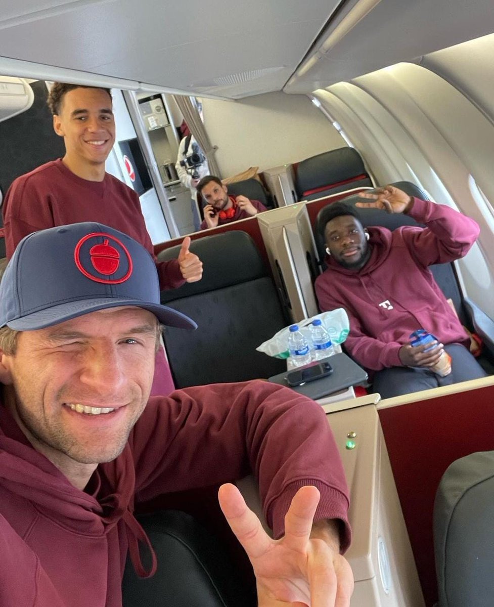 futbolarena's tweet photo. 🗣️ Müller: "Hadi İstanbul'a gidelim." https://t.co/Yt8I0W9xkL