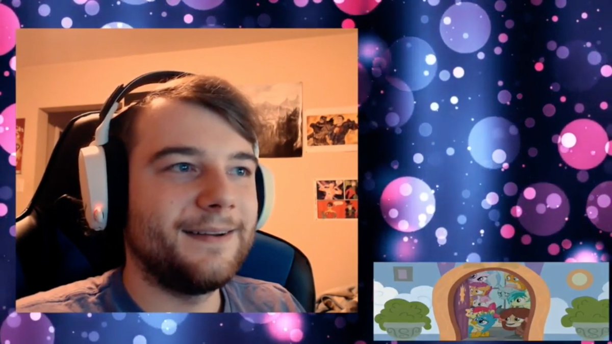 xtbroniesreact's tweet image. Almost 4 years anniversary of Blind Commentary to MLP:FiM Season 5 Episodes 22-26 video by @Sooberino but I can only see now was Season 8 due to your Netflix where you live (at About tab on YT channel) has full 8 Seasons of MLP. So I put Season 8 Episodes 22-26 here...