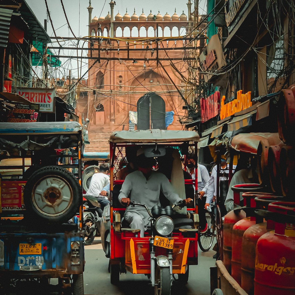TheDragonTrip's tweet photo. Dive straight into India's busy capital Delhi, and explore its hidden gems before you venture out to the calmer regions of the country 🇮🇳

#thedragontrip #indiatravel #asiatravel https://t.co/4ipf3AsCur