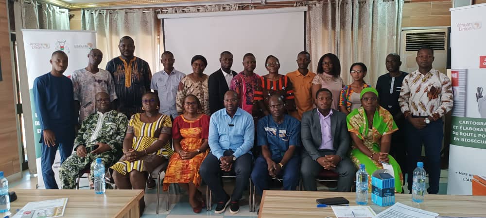 INSP-Burkina Faso (@fasoinsp) on Twitter photo Ouagadougou, du 23 au 27 Octobre 2023 se tient un atelier sur l'élaboration des cadres réglementaires et juridiques en matière de Biosécurité et Biosûreté, organisé par le LCR/<a href="/FASOINSP/">INSP-Burkina Faso</a> avec l'appui de <a href="/AfricaCDC/">Africa CDC</a>. <a href="/NicolasMedaProf/">Nicolas Meda</a> <a href="/IsidoreJuste/">Bonkoungou Isidore</a> <a href="/OoasWaho/">WAHO | OOAS</a> <a href="/CRSNNouna/">CRSN Nouna (Centre de Recherche en Santé de Nouna)</a> <a href="/BulletinSante/">Bulletin Santé</a> Ouagadougou, du 23 au 27 Octobre 2023 se tient un atelier sur l'élaboration des cadres réglementaires et juridiques en matière de Biosécurité et Biosûreté, organisé par le LCR/<a href="/FASOINSP/">INSP-Burkina Faso</a> avec l'appui de <a href="/AfricaCDC/">Africa CDC</a>. <a href="/NicolasMedaProf/">Nicolas Meda</a> <a href="/IsidoreJuste/">Bonkoungou Isidore</a> <a href="/OoasWaho/">WAHO | OOAS</a> <a href="/CRSNNouna/">CRSN Nouna (Centre de Recherche en Santé de Nouna)</a> <a href="/BulletinSante/">Bulletin Santé</a>