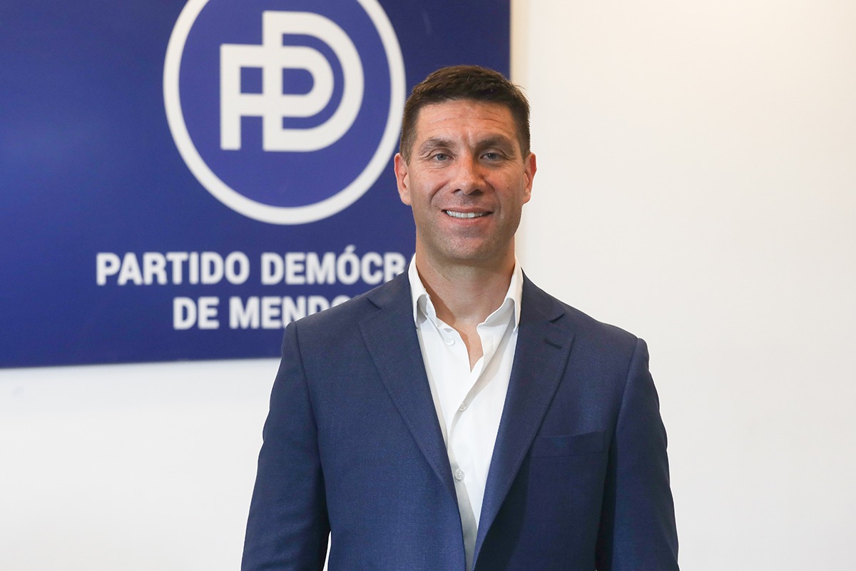 RadioAndinaMza's tweet photo. #NadaSimple | 🗳️ Elecciones Presidenciales
Hablamos con Facundo Corre Llano, candidato electo a diputado nacional en la provincia por La Libertad Avanza "estamos contentos por el resultado en la provincia, logramos subir el caudal de votos"
📻 https://t.co/snMxXnV8Vq https://t.co/2AcLDHkFQZ